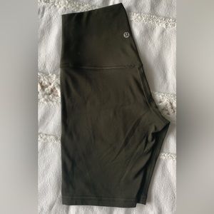 Lulu align 8inch bike short